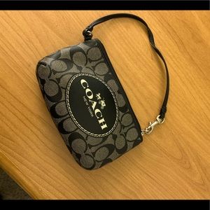 Coach Wristlet. Black and gray